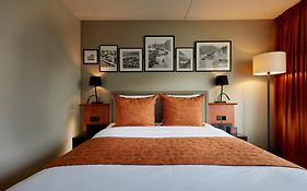 Carlton Square Hotel